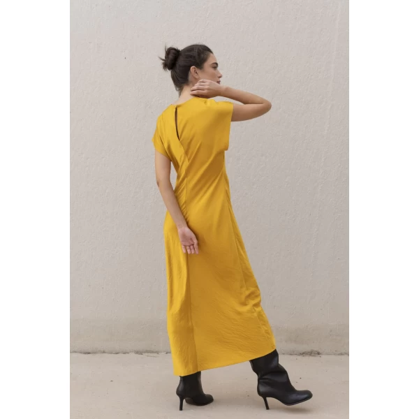 robe Tara