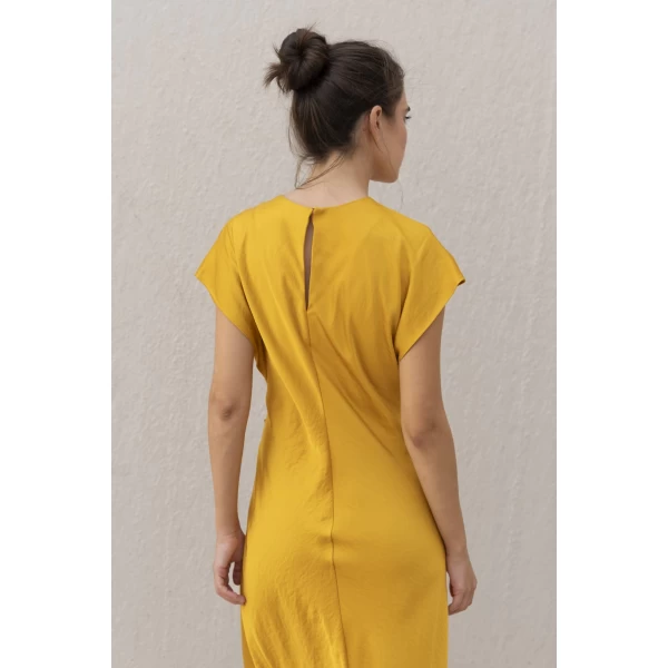 robe Tara
