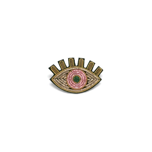 œil brodé rose
